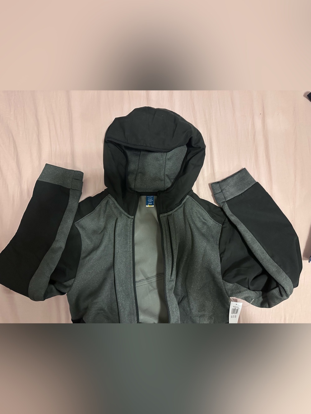 Old Navy Kids Hooded Softshell Jacket in Charcoal and Black